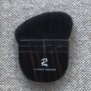 Rae Morris Ultimate Cheekbone 3